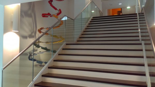 aluminox stair balustrade glass